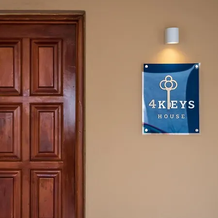 4keys House 4 * Tripoli